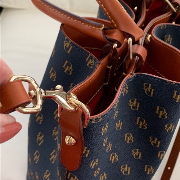 NWT Dooney & Bourke Navy Lg Brenna Bag 2pc Set - Picture 4 of 14